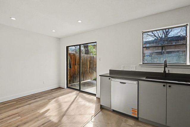 2103 Mistletoe Avenue, Fort Worth, TX 76110