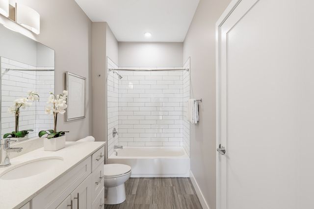 101 W Liberty Street 317, Barrington, IL 60010