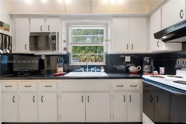 2916 12th Avenue, Vero Beach, FL 32960