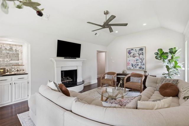 2626 Mariposa Circle, Plano, TX 75075