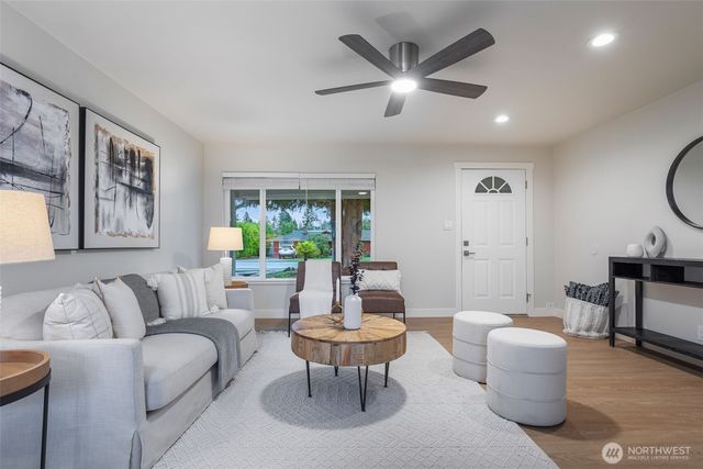 3718 NE 22nd Place, Renton, WA 98056