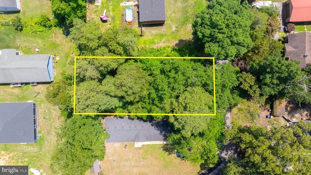 225 N LAKE DR, Milton, DE 19968