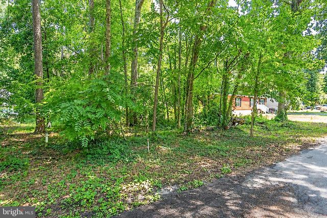 225 N LAKE DR, Milton, DE 19968