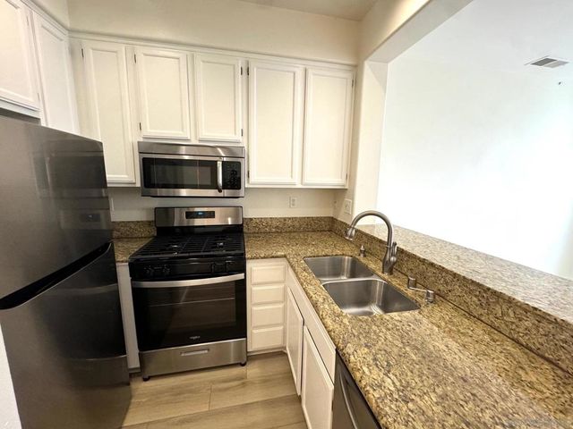 6141 Paseo Granito, Carlsbad, CA 92009