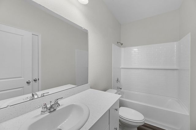 10006 Tiger Flower Ln, Houston, LA 70016