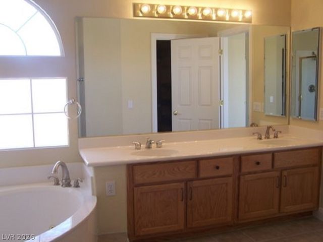 10866 Dornoch Castle Street, Las Vegas, NV 89141