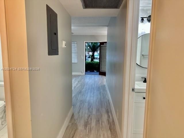 850 SW 133rd Ter 106B, Pembroke Pines, FL 33027