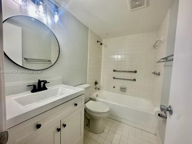 850 SW 133rd Ter 106B, Pembroke Pines, FL 33027