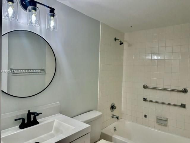 850 SW 133rd Ter 106B, Pembroke Pines, FL 33027