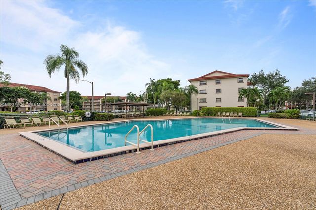 850 SW 133rd Ter 106B, Pembroke Pines, FL 33027