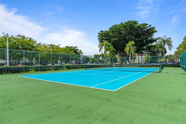 850 SW 133rd Ter 106B, Pembroke Pines, FL 33027