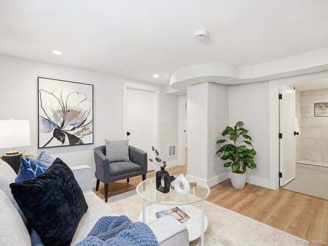 3550 N Vine St, Denver, CO 80205