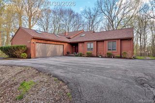 8412 Beacon Lane, Northville, MI 48168