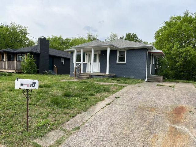 913 Shearor St, Clarksville, TN 37040