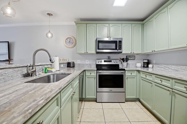 1986 Scenic Gulf Drive APT 9, Miramar Beach, FL 32550