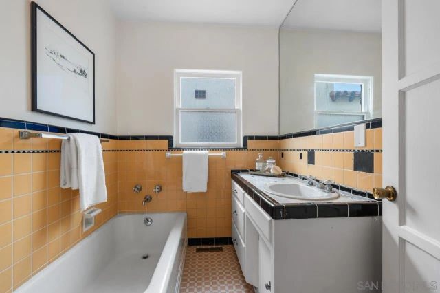 4144 Palmetto Way, San Diego, CA 92103