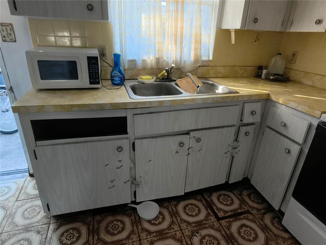 9637 MARLINTON LANE, Port Richey, FL 34668