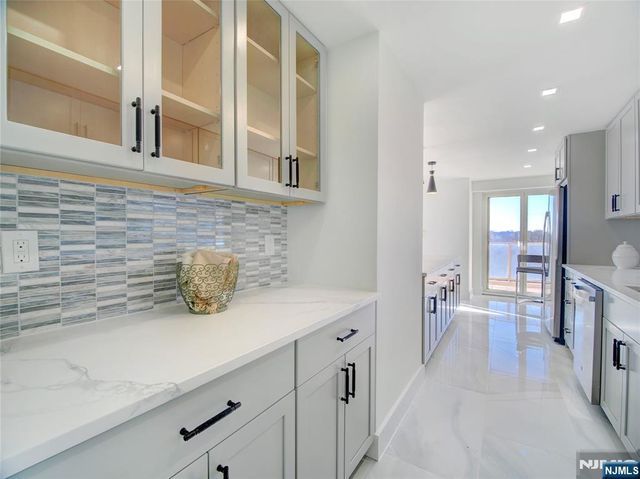 377 S Harrison Street 9L, East Orange, NJ 07018