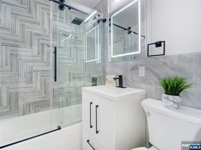 377 S Harrison Street 9L, East Orange, NJ 07018