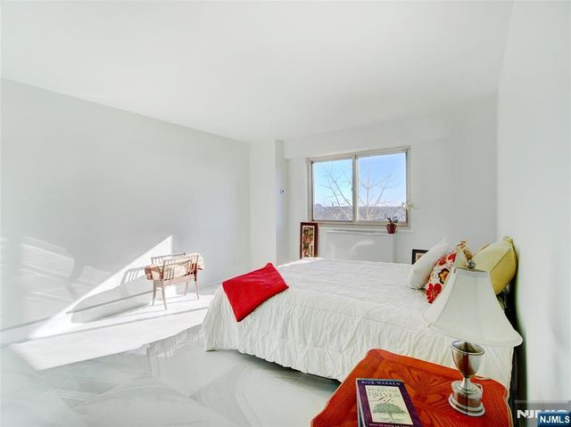 377 S Harrison Street 9L, East Orange, NJ 07018