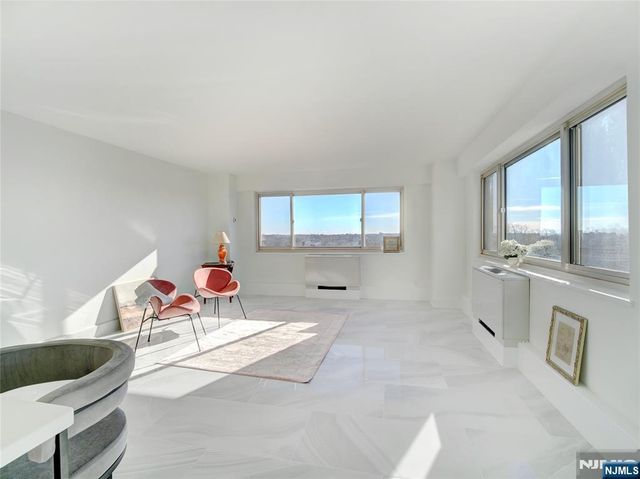 377 S Harrison Street 9L, East Orange, NJ 07018