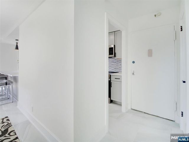 377 S Harrison Street 9L, East Orange, NJ 07018