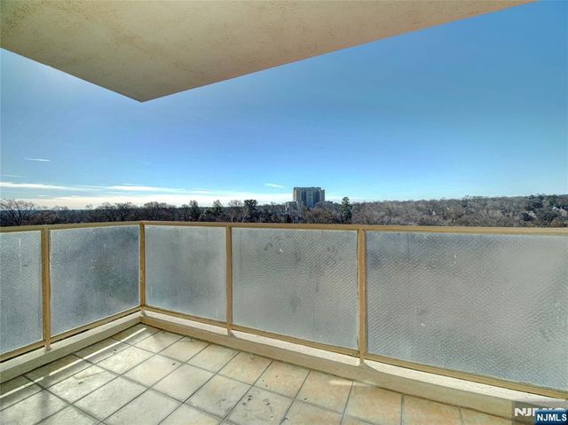 377 S Harrison Street 9L, East Orange, NJ 07018