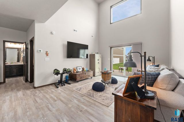 4500 E Whisper Ridge Pl Place, Sioux Falls, SD 57108