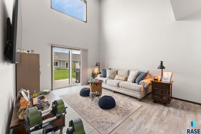 4500 E Whisper Ridge Pl Place, Sioux Falls, SD 57108