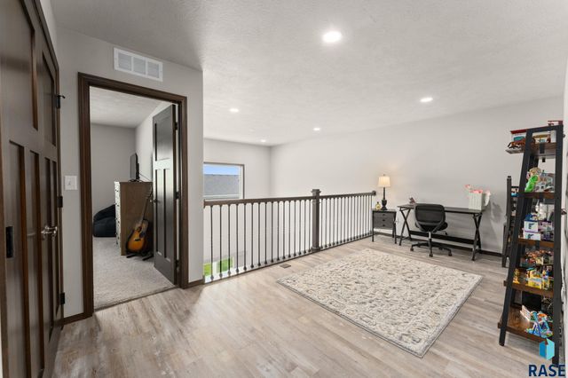 4500 E Whisper Ridge Pl Place, Sioux Falls, SD 57108