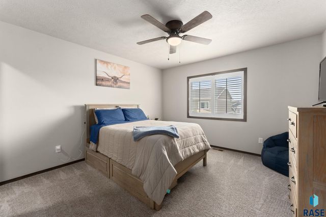 4500 E Whisper Ridge Pl Place, Sioux Falls, SD 57108