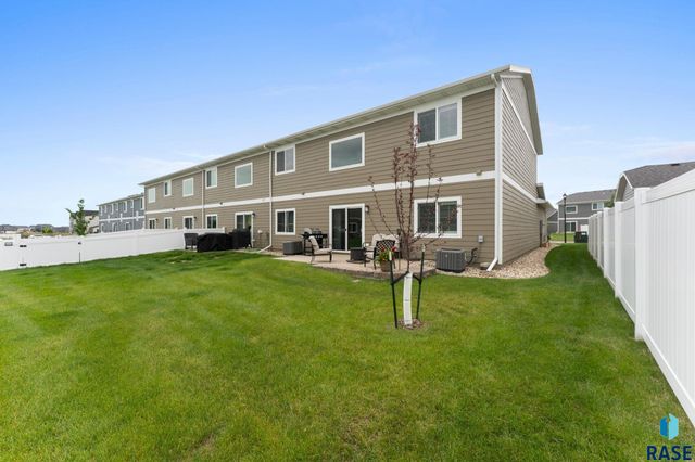 4500 E Whisper Ridge Pl Place, Sioux Falls, SD 57108