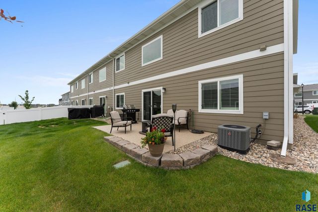 4500 E Whisper Ridge Pl Place, Sioux Falls, SD 57108