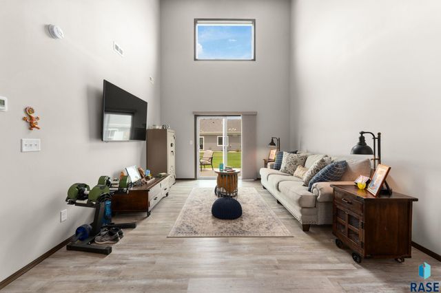 4500 E Whisper Ridge Pl Place, Sioux Falls, SD 57108