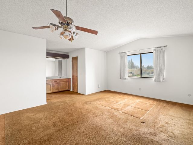 8020 N Angus Street, Fresno, CA 93720