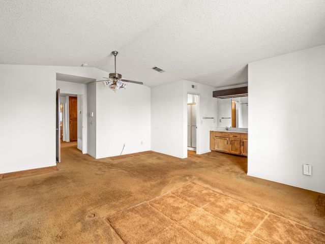 8020 N Angus Street, Fresno, CA 93720