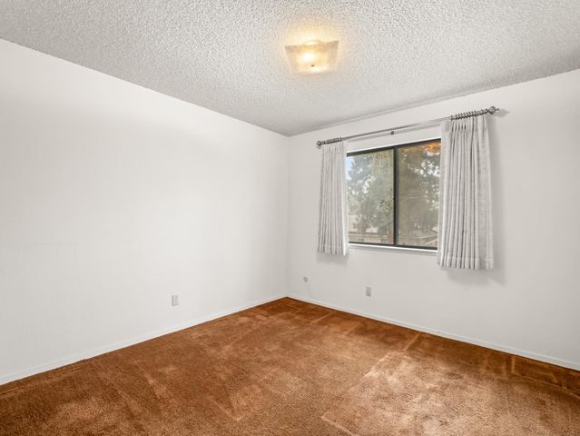 8020 N Angus Street, Fresno, CA 93720