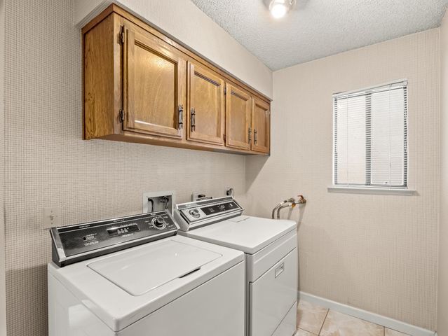 8020 N Angus Street, Fresno, CA 93720