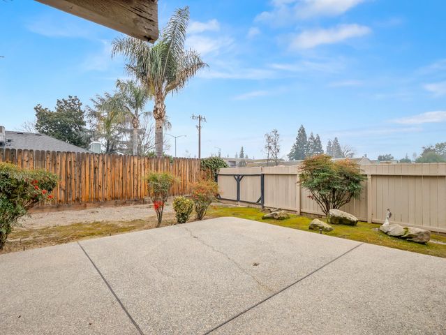 8020 N Angus Street, Fresno, CA 93720