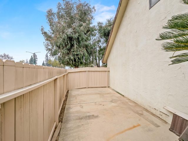 8020 N Angus Street, Fresno, CA 93720