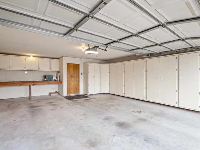 8020 N Angus Street, Fresno, CA 93720