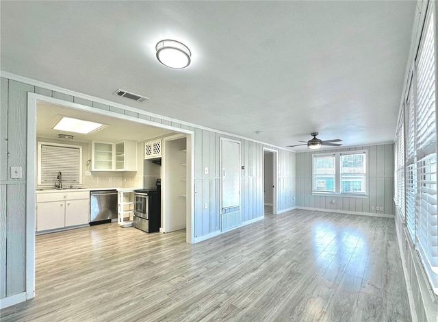 417 W Avenue A, Port Aransas, TX 78373
