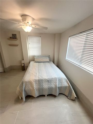 417 W Avenue A, Port Aransas, TX 78373