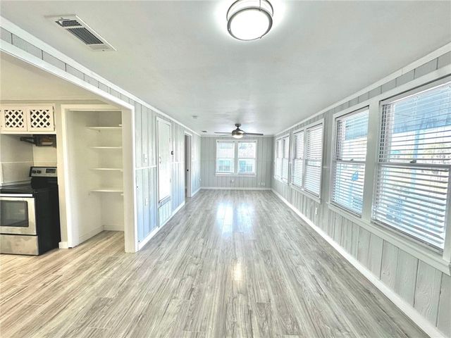 417 W Avenue A, Port Aransas, TX 78373