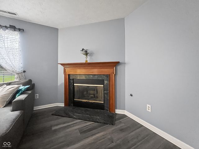 6743 Lexington Circle, Zionsville, IN 46077