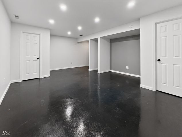 6743 Lexington Circle, Zionsville, IN 46077