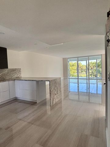 3960 Oaks Clubhouse Drive 401, Pompano Beach, FL 33069