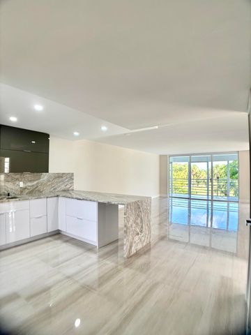 3960 Oaks Clubhouse Drive 401, Pompano Beach, FL 33069