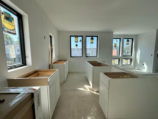 1095 W 3rd Avenue, Columbus, OH 43212