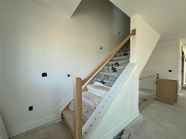 1095 W 3rd Avenue, Columbus, OH 43212